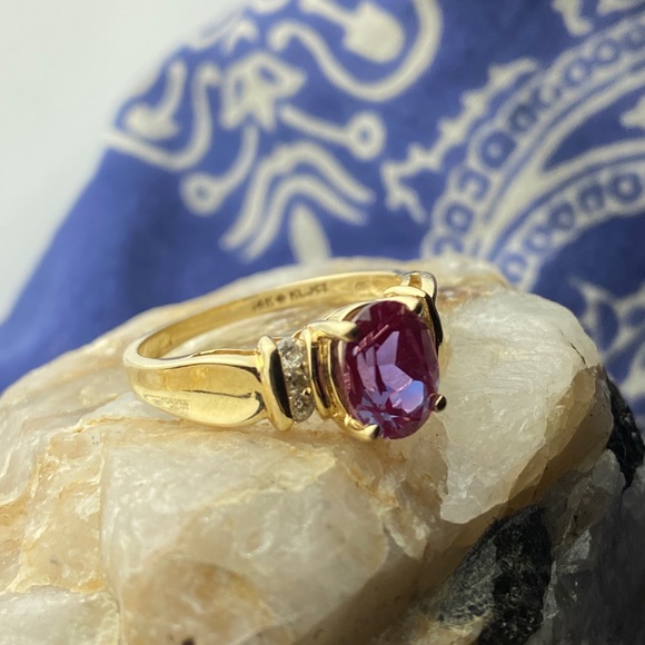 14k Yellow Gold Diamond and Alexandrite Ring - Picture 4 of 16
